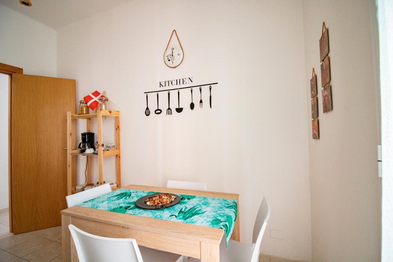 La Casa Di Polignano- Locazione Turistica Apartment โปลีญาโนอามาเร ภายนอก รูปภาพ